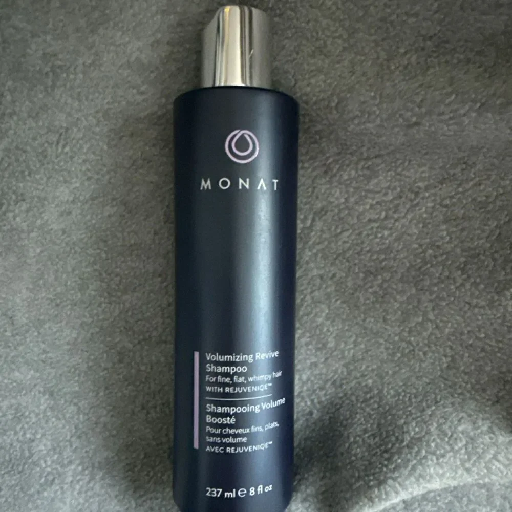 MONAT Volumizing Revive Shampoo 8 fl oz for Fine Hair with Rejuveniqe New Sealed